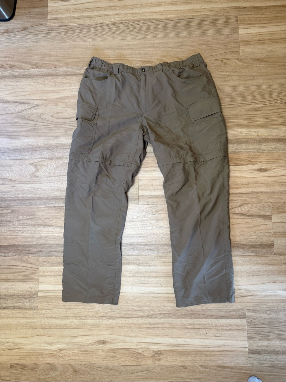 Duluth Trading Pants Mens 2XL x 32 Stretch Convertible Cargo Pants Brown Hiking